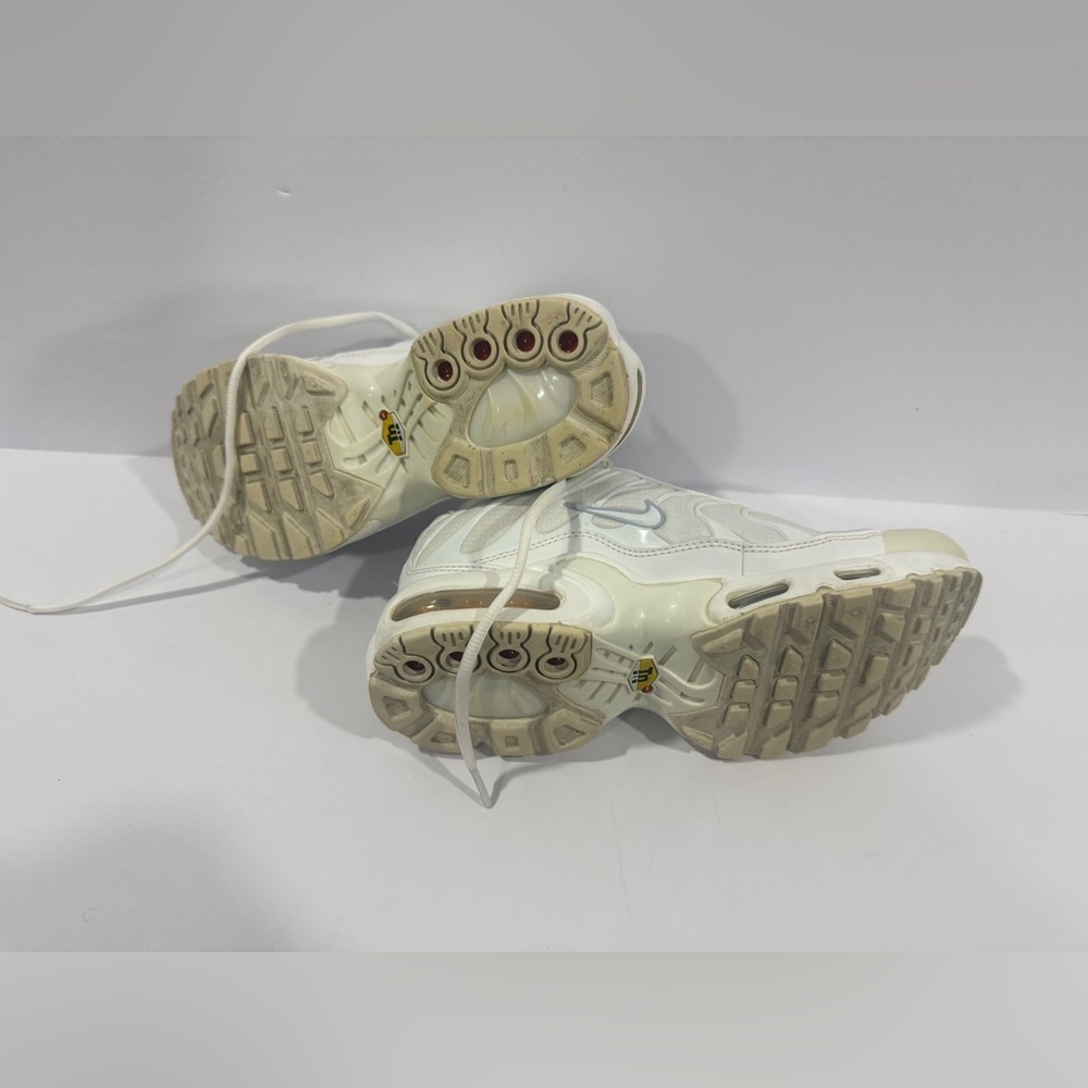 Nike Air Max Plus TN Triple White Sneakers Size 5.5Y / Women’s 7 Used - Picture 10 of 12